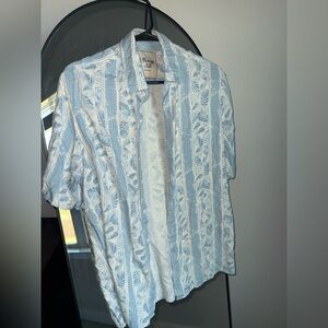 Vintage Silk Circa 1969 Light Blue Tropical Print Button Down Shirt Size Large